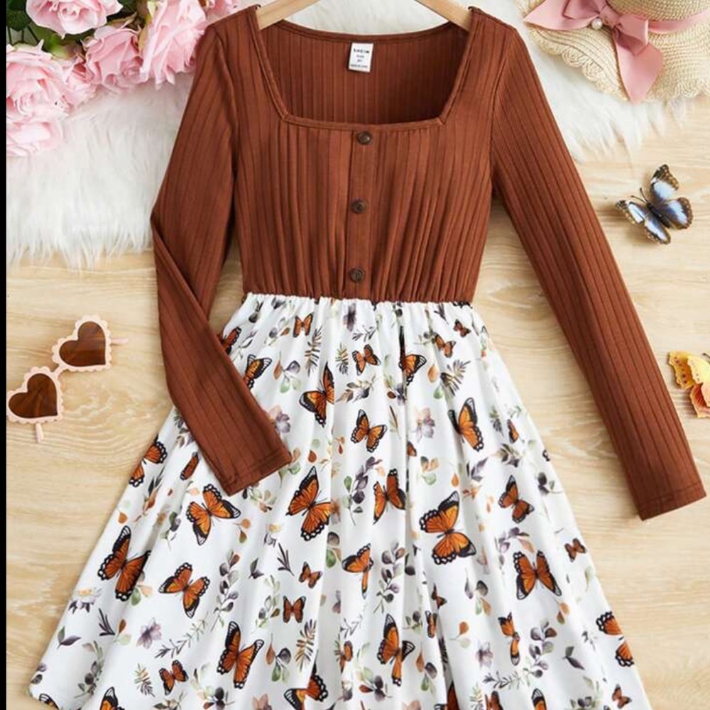 SHEIN Tween Girl Knitted Solid Color Ribbed Paneled Butterfly Printed Dress